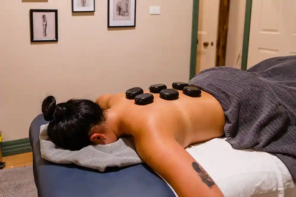 hot-stone-massage-in-sharjah